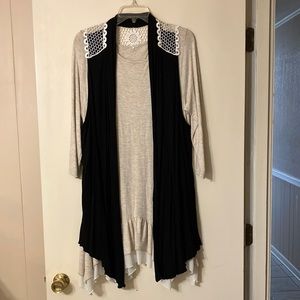 Beige heather tunic with black vest XL